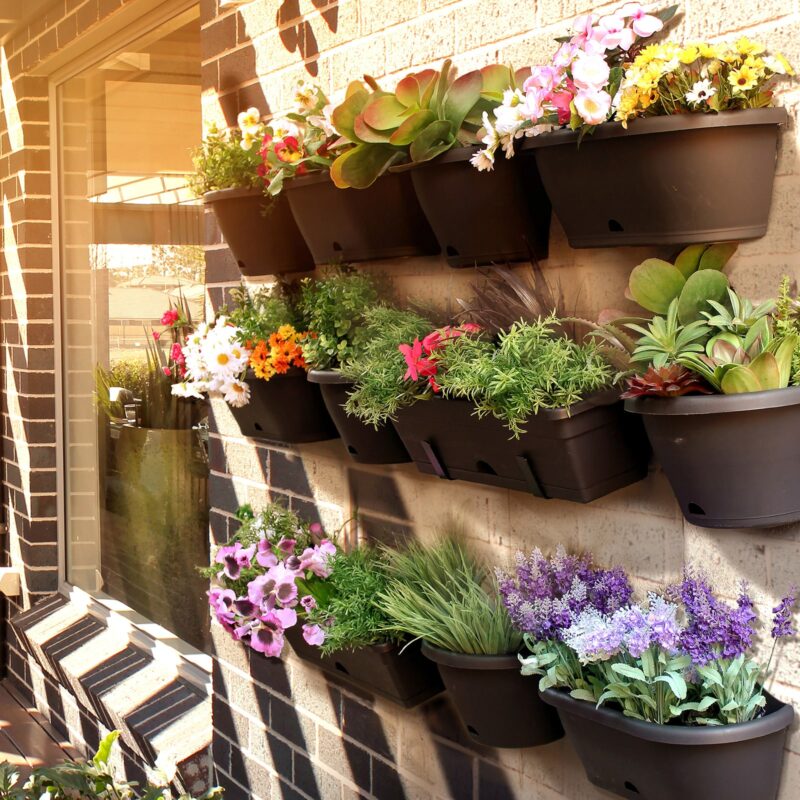18429 Garden Up grande wall charcoal lifestyle