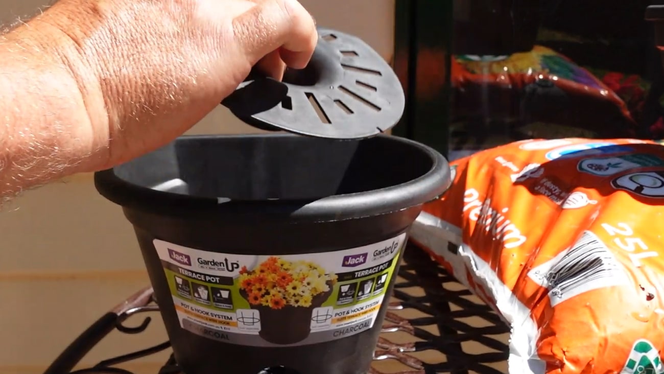 Jack vertical garden project - water saver insert