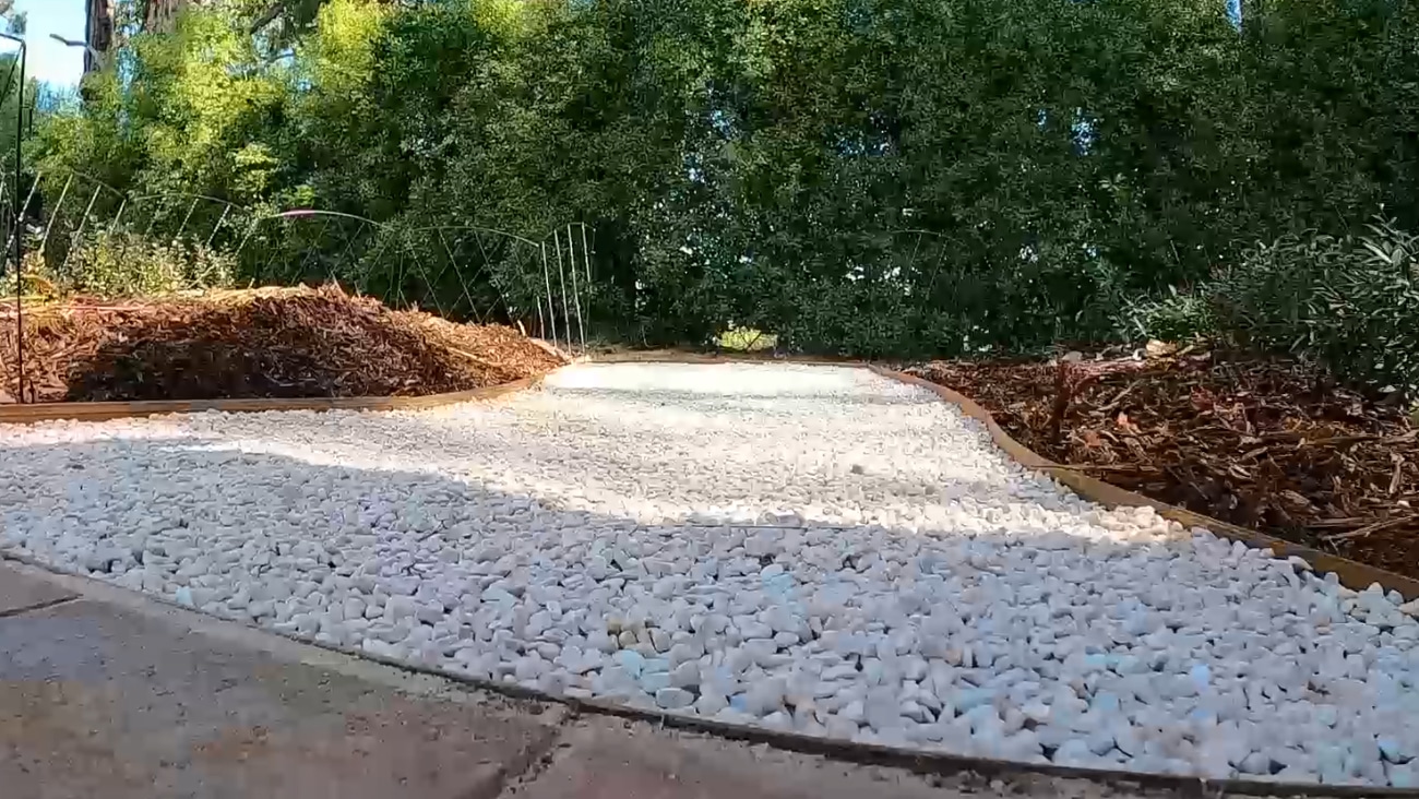 oxy edging and rock chips