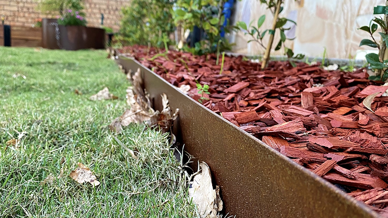 oxy-shield-edging-strips---herkitchengarden---lifestyle-1
