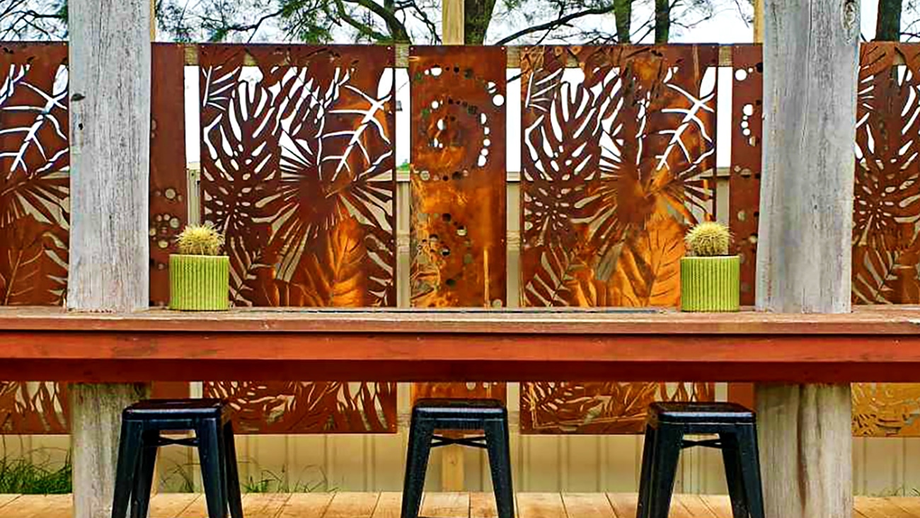 oxy-shield-rainforest-screens---matt-smith---square-lifestyle-1