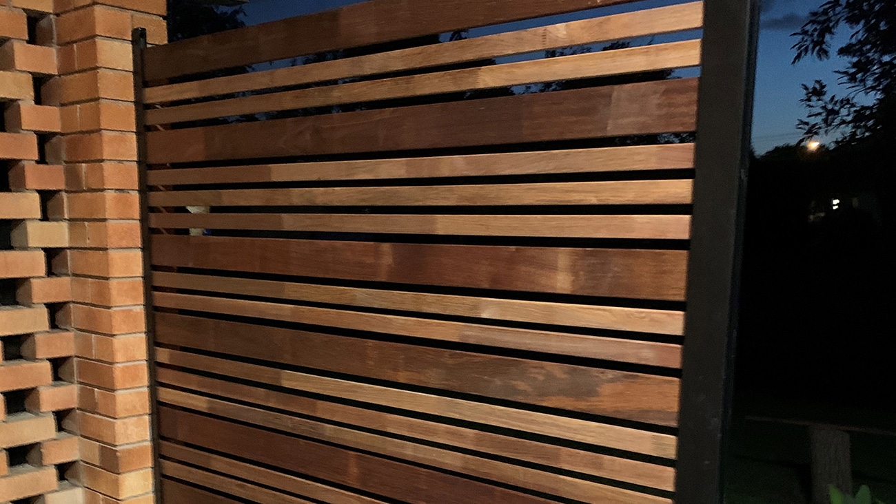 screen-up-freestanding-houseofclarkereno-lifestyle2