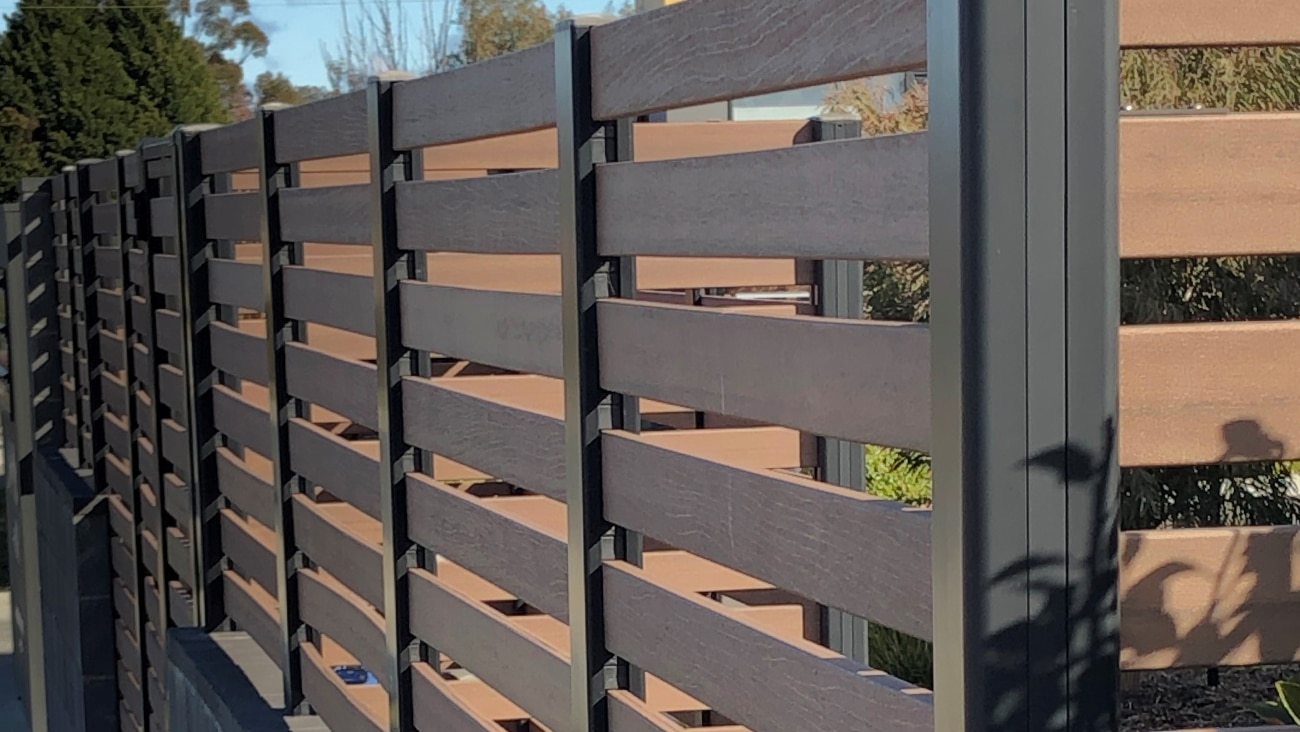 screen-up-freestanding-jeff-payne-lifestyle2