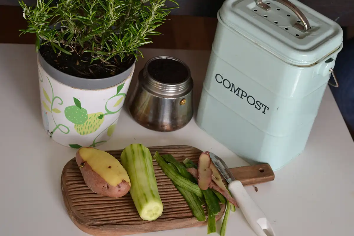 Kitchen compost bin for sustainable home composting and organic waste recycling.